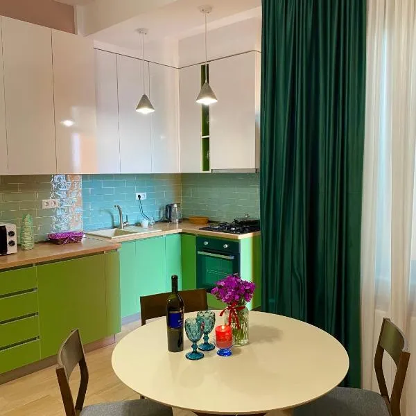 Lovely and cozy apartment!, hotel v destinaci Kutaisi