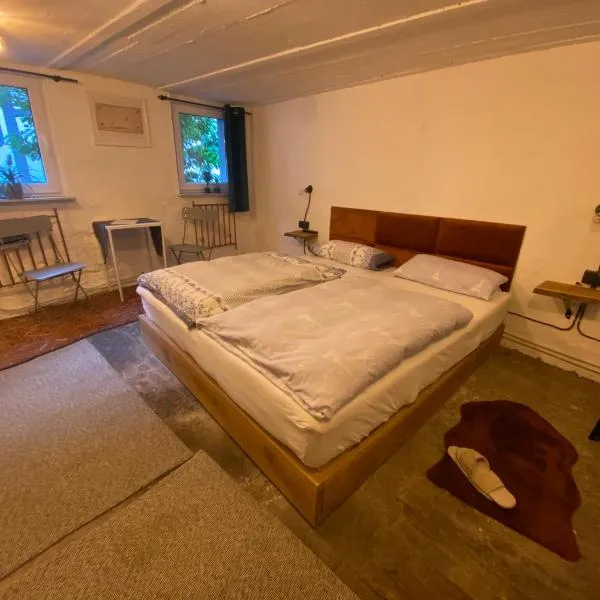 Art Boutique Budget Apartment im Hinterhof Menden Altstadt, hotel v destinaci Menden