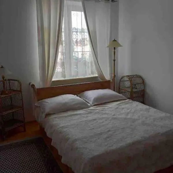 Apartament 65 m2 w centrum Łowicza, hotel v destinaci Łowicz