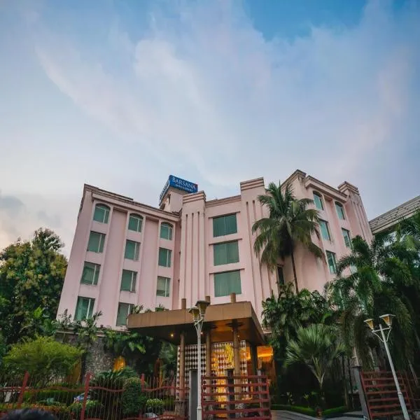 Barsana Hotel & Resort Siliguri, hotell i Bāghdogra