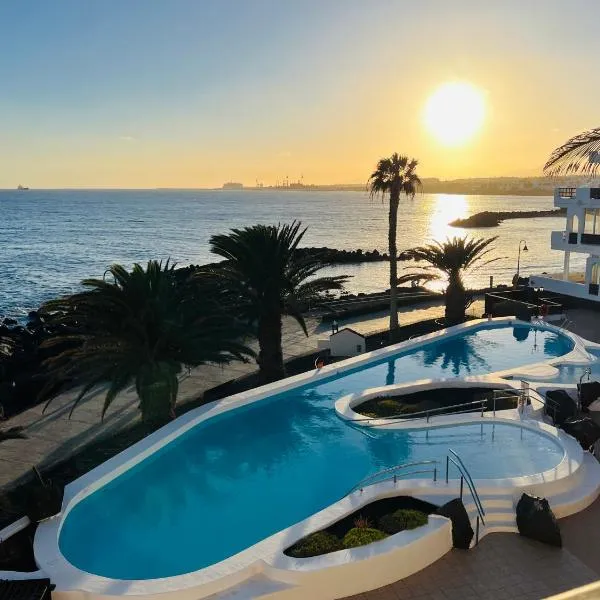 penthouse over the sea, hotel v destinaci Costa Teguise