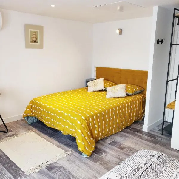 Les Gones en Vendée – hotel w mieście Saint-Gervais