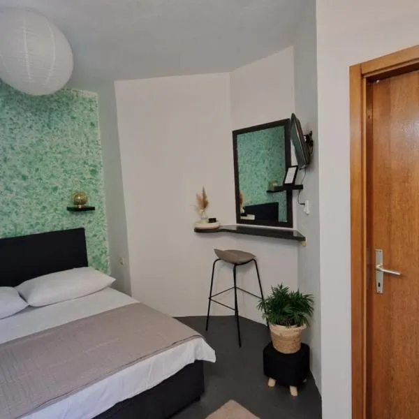 Studio Nina, hotel u gradu Kaštel Štafilić