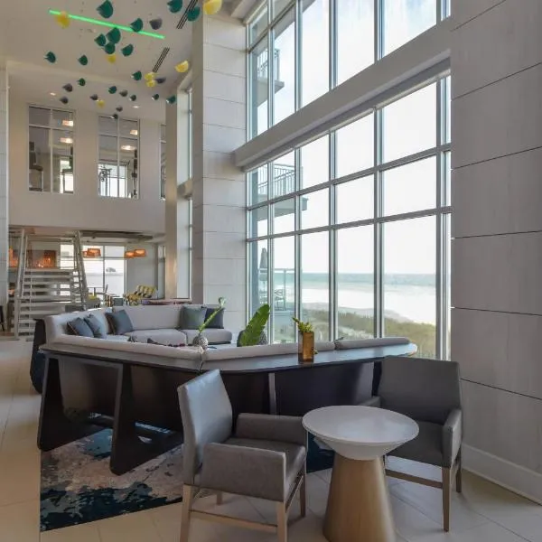 Residence Inn by Marriott Myrtle Beach Oceanfront، فندق في Surfside Beach