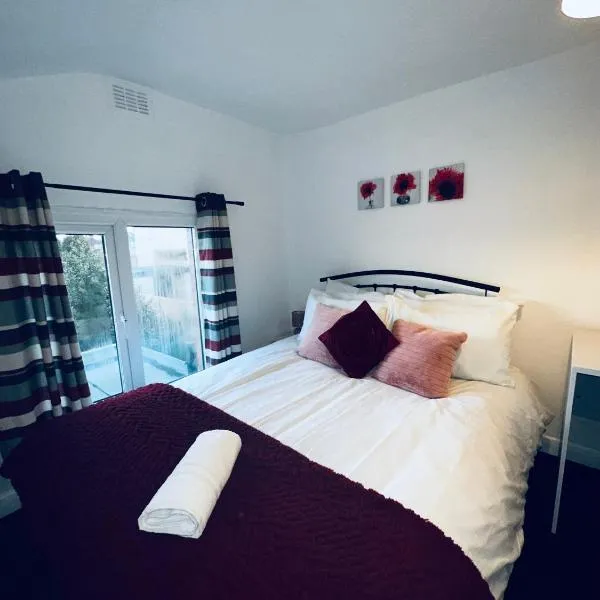 Stylish Town House - Modern double room - 3, hotel in Parkside