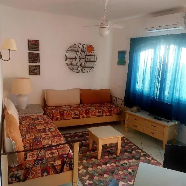 Appartamento Calarossa Sardegna CasaRosa – hotel w mieście Isola Rossa