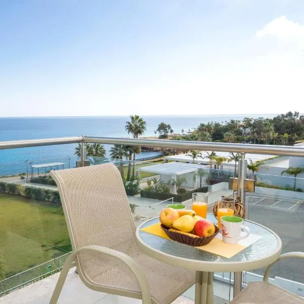 LAILA - Coralli Beachfront Apartment, hotel u gradu Protaras