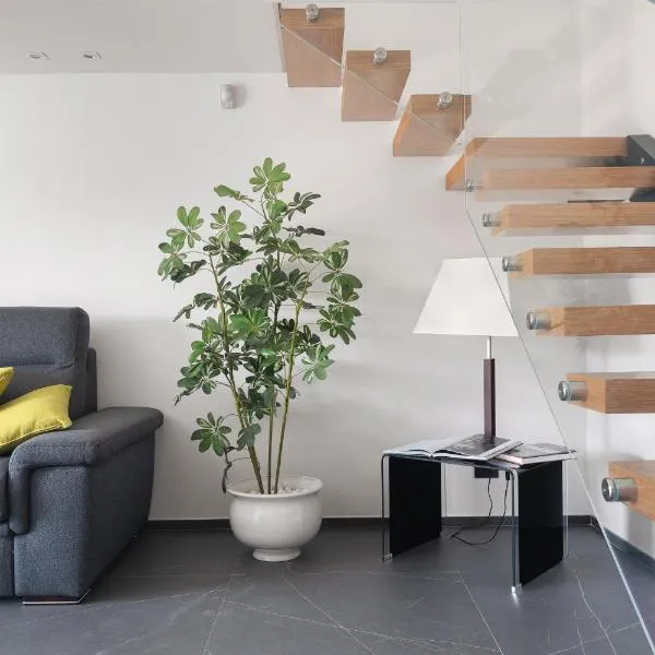 Archimedes luxury apartment with terrace, hotel in Palermo