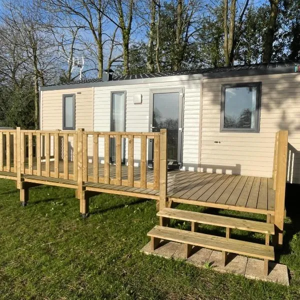 Mobile-home Pin, Hotel in Bec-de-Mortagne