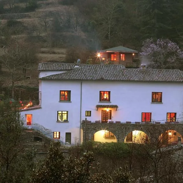 Le Mas Des Pots Rouges, hotel v destinaci Cros