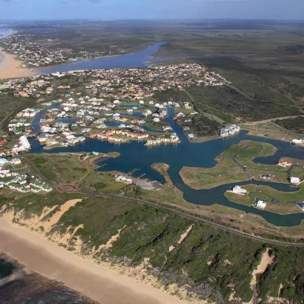 Marina Martinique B&B, hotel in Jeffreys Bay