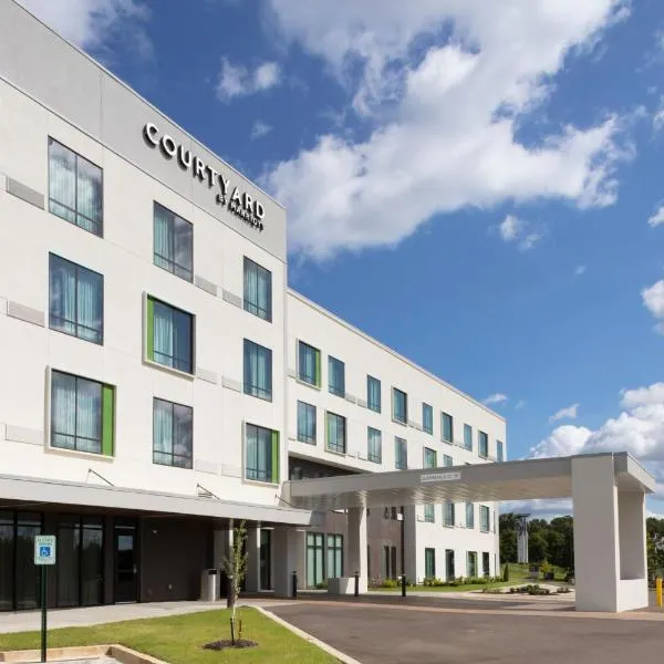 Courtyard by Marriott Memphis East Galleria, מלון בLakeland