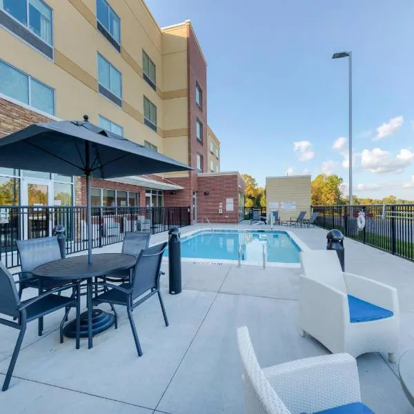 Fairfield Inn & Suites by Marriott Charlotte Belmont, hotel v destinaci Belmont