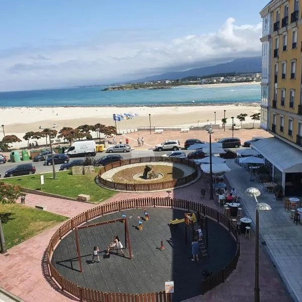 Apartamentos Terraza playa, hotel in Foz