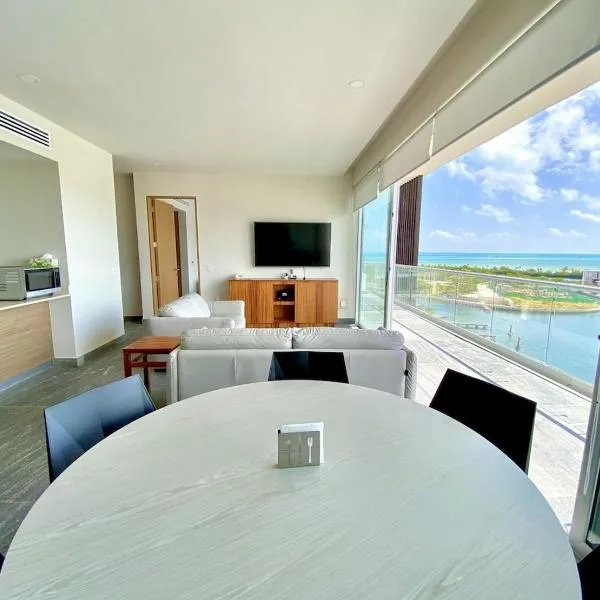 Rooftop pool- family apartment- ocean view -close, hotel en Cancún