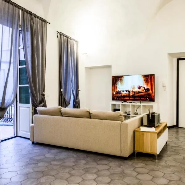 Affittacamere Archivolto del Teatro, hotel v destinaci Albenga
