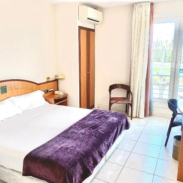 Hotel Arumí, khách sạn ở Els Hostalets