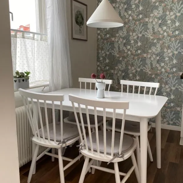 Mysig lägenhet i Tibro centrum, hotel v destinaci Tibro