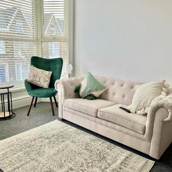 Stunning Flat Close to Beach, hotel din Swansea