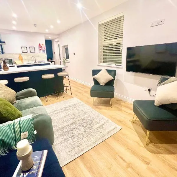 Gorgeous Newly Renovated 2 Double Bed Flat, hotel din Swansea