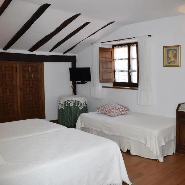 Habitaciones Casona De Linares, hotel en Santibáñez de Villacarriedo