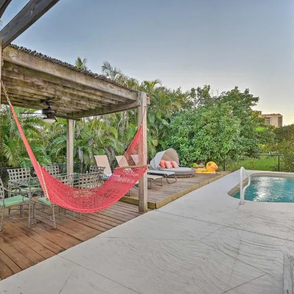 House with Heated Pool and Grill - Walk to Beach!, hotel in Marco Island