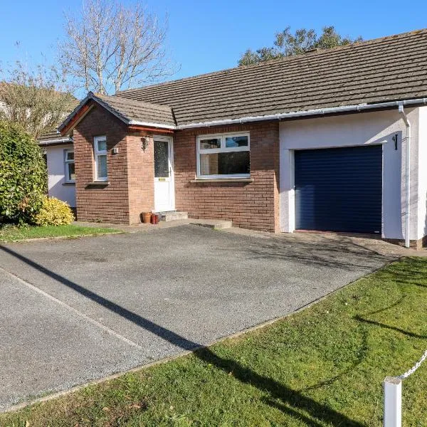 1 Gloucester Way, hotel in Pembroke Dock