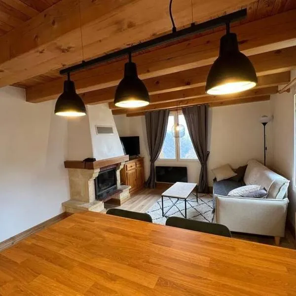 Appart Duplex Chalet plein Sud, hotel in Feissons-sur-Salins