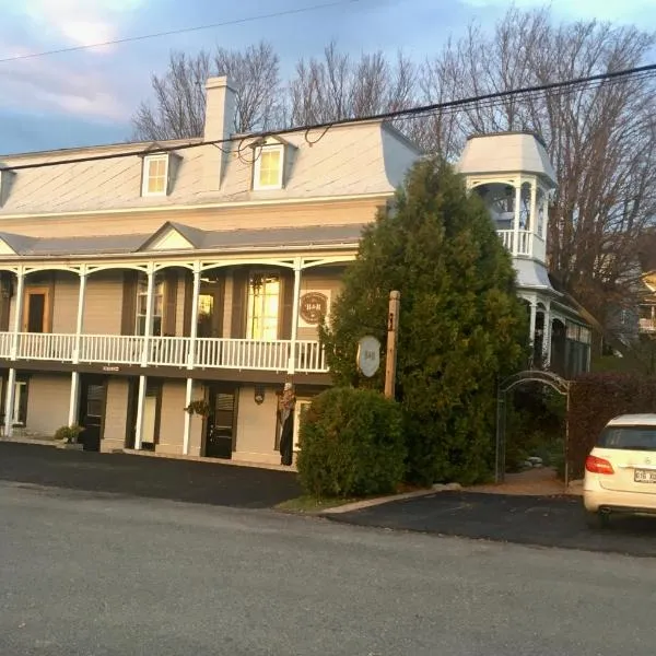 Au Vieux Presbytère De Saint-Léon, hotel v destinaci Saint-Léon-de-Standon