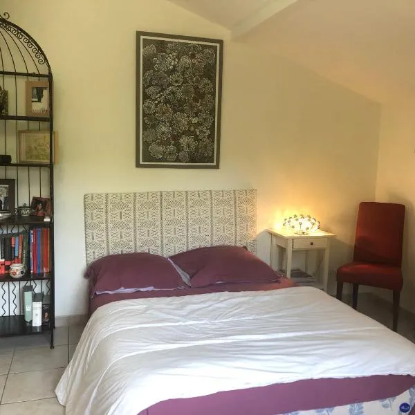 Les Dames Noires, hotel v destinaci Montauban