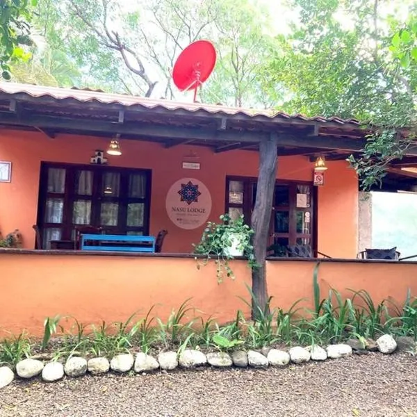 Nasu Lodge, hotel en La Cruz