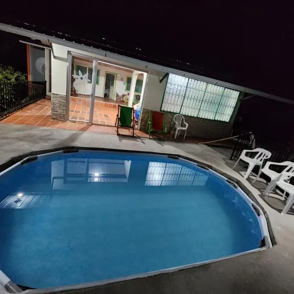 CASA DE CAMPO CORRALEJAS - ANOLAIMA, hotel v destinaci Anolaima