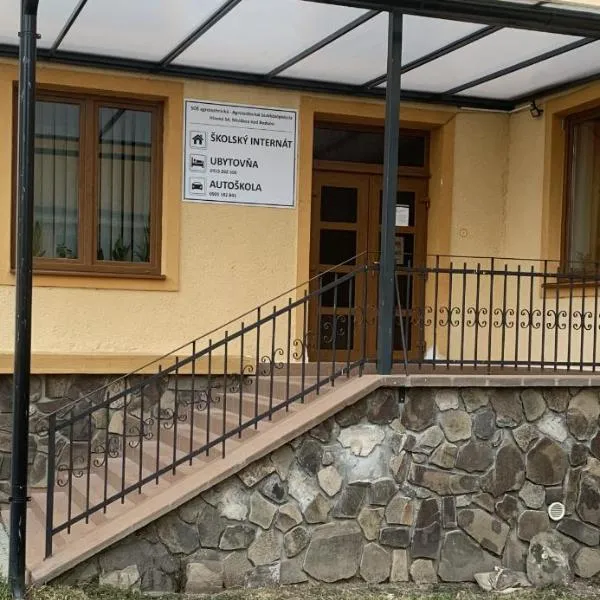 Hostel SOS Moldava, hotel em Moldava nad Bodvou