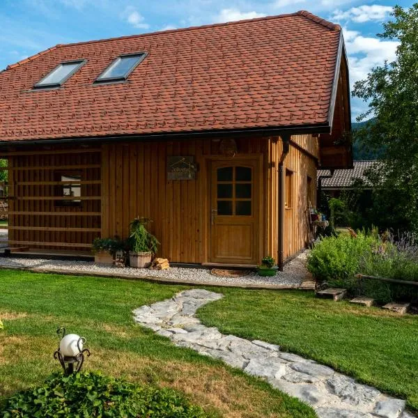 Glamping Happiness with Sauna and Natural Pool, hôtel à Hrib-Loški Potok
