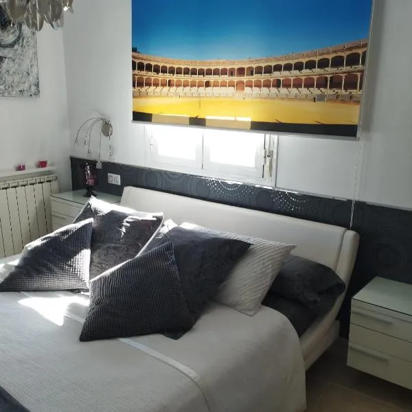 ÁTICO RILQUE, Apartamentos Independientes con Jacuzzi Privado y Terraza en Ronda – hotel w mieście Ronda