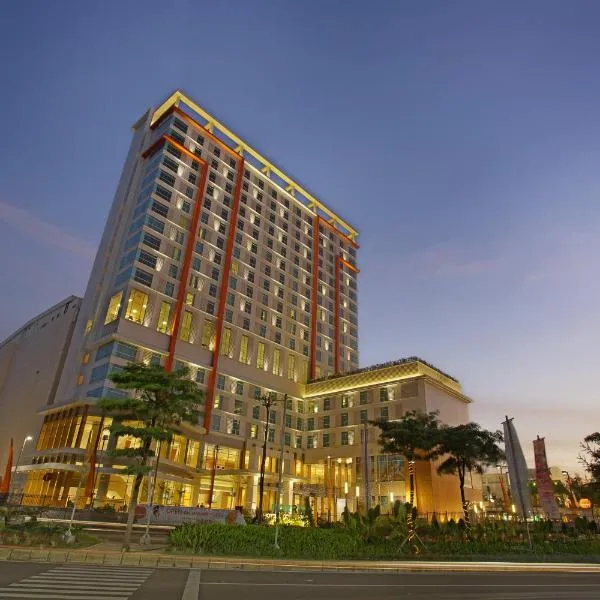 HARRIS Hotel & Conventions Bekasi: Bekasi şehrinde bir otel