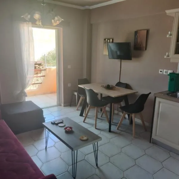 Monemvasia Lazarus Beach Apartment: Monemvasia şehrinde bir otel