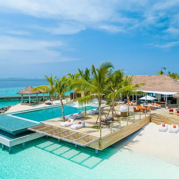 Intercontinental Maldives Maamunagau Resort with Club benefits - IHG Hotel, khách sạn ở Raa Atoll
