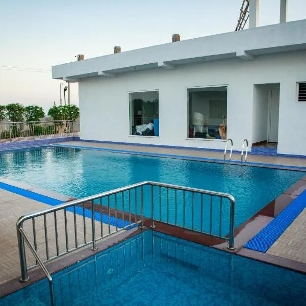 Thai Beach Resort โรงแรมในTiruchchendūr