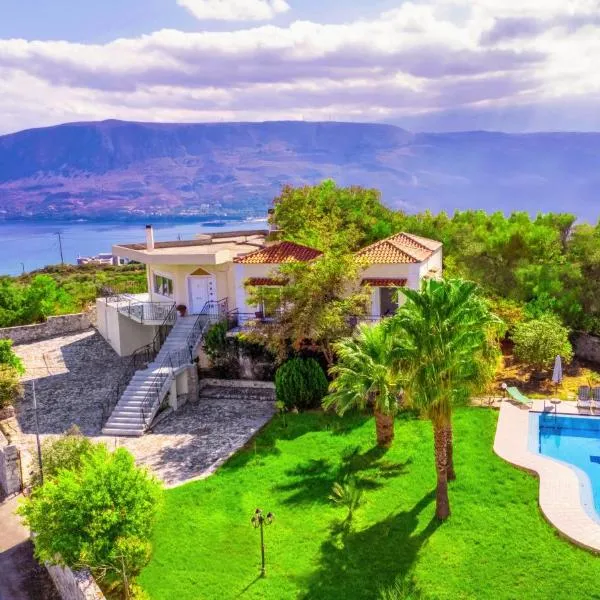 Villa Afroditi in Chania near Airport with Private Pool, Free Wi-Fi, Souda Bay Views, Garden Oasis – hotel w mieście Kounoupidiana