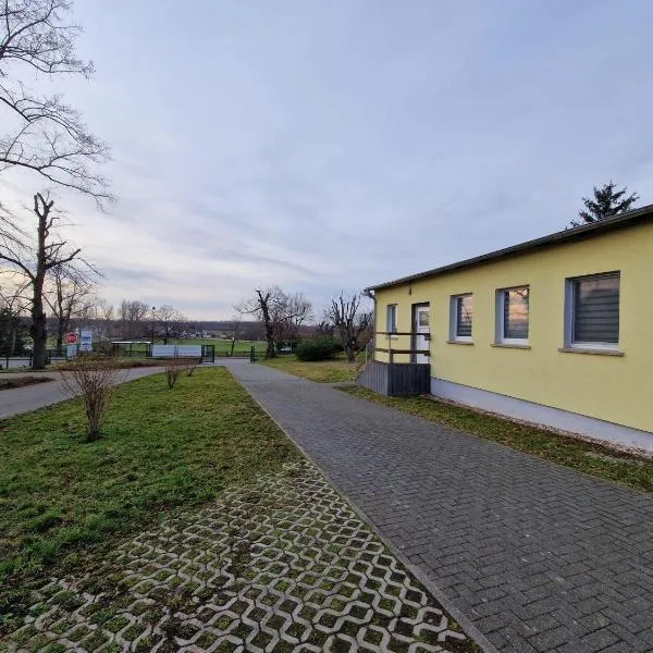 Gästewohnung Heinrich Heine Schule, hotel a Bad Dürrenberg