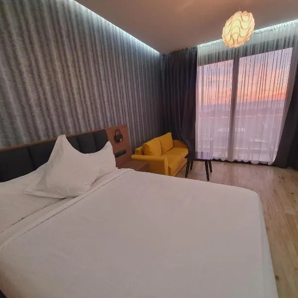 Surf One Hotel, hotel in Awrir