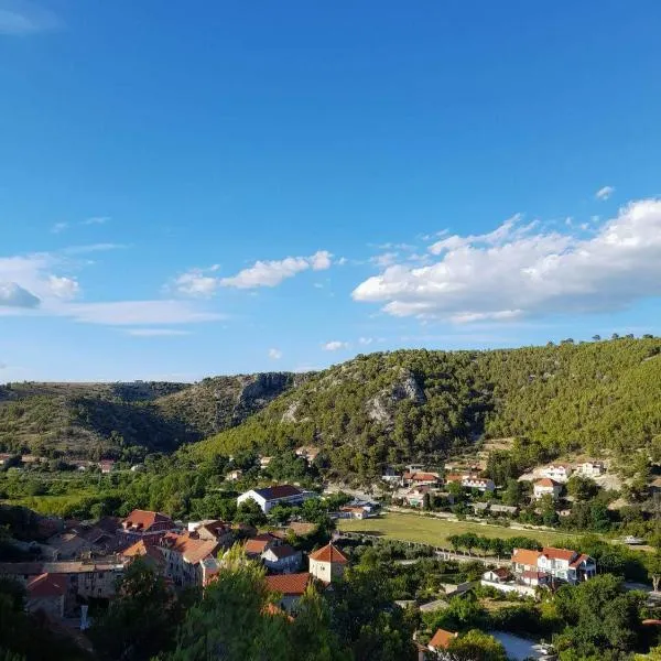 MILDA+M, hotel em Vačani