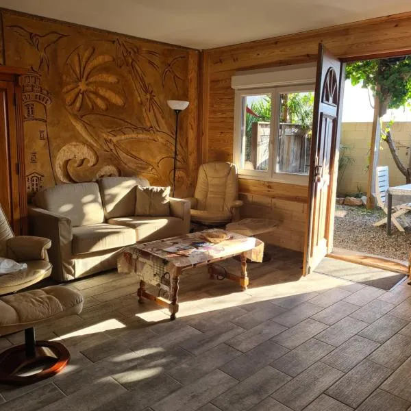 Appartement en bois – hotel w mieście Sète