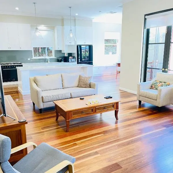 Classic Meets Modern in Central Wagga, hotel di Wagga Wagga