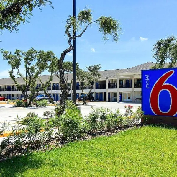 Motel 6-Rockport, TX، فندق في Fulton