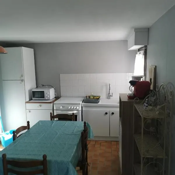 Petite maison ploufragan, готель у місті Ploufragan