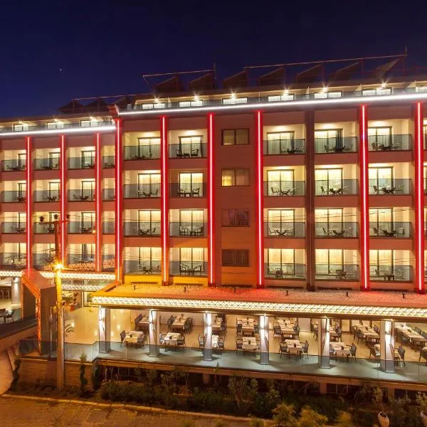 Aurasia Deluxe Hotel, ξενοδοχείο στο Μαρμαρίς