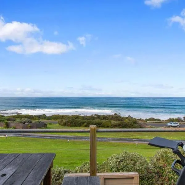 Ocean View Apartments at Whitecrest Great Ocean Road Resort โรงแรมในTanybryn