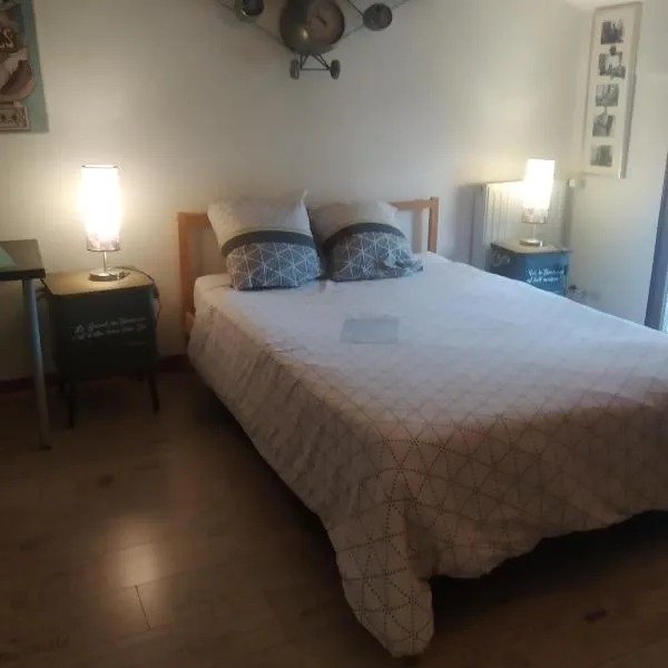 Aéroport chambre ,au calme, hotel v destinácii Bouguenais
